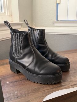 Dr. Martens Rometty Size 6 US Womens