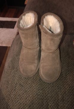 Toddler bear paws size 9