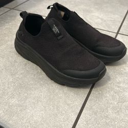 Skechers D'Lux Walker slip-on