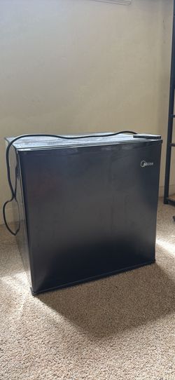 Mini fridge