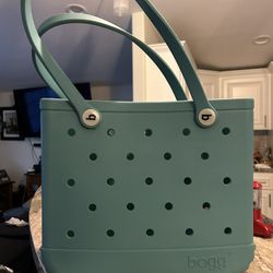 Turquoise and Caicos Bogg tote 15”