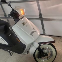 1996 Yamaha RIVA 125 Scooter