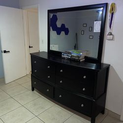Large Black Dresser with Mirror – 5’8” Wide – Modern – Excellent Condition