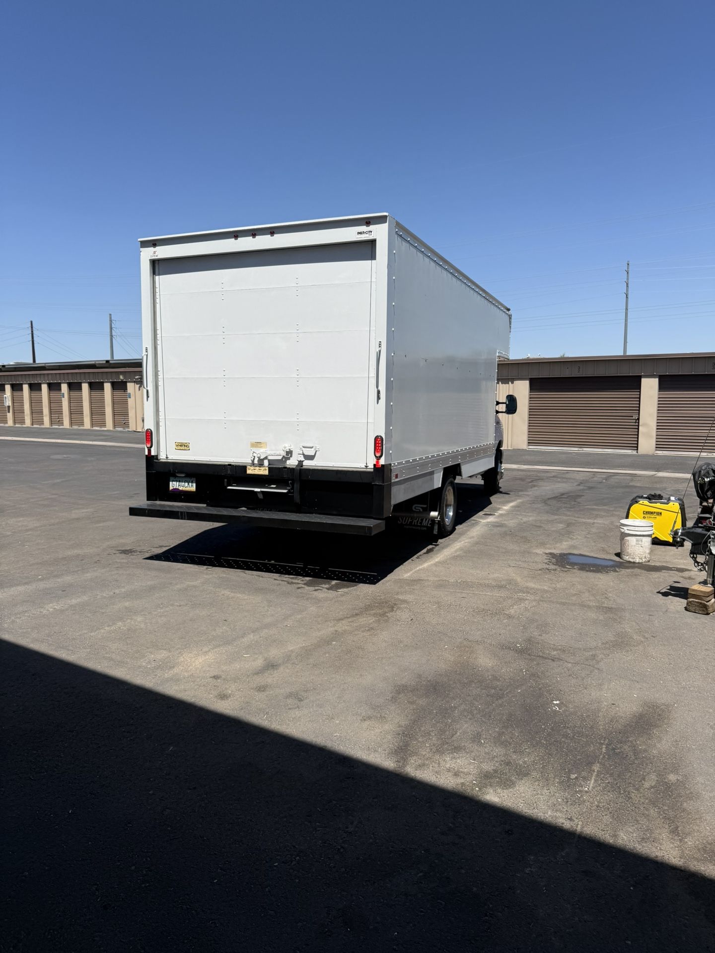 2018 Ford E-350