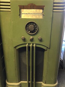 Vintage radio Caninet