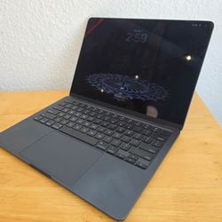 2024 Macbook Air M3 8GB/256GB - iCloud locked