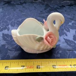 Swan porcelain figurine made in China