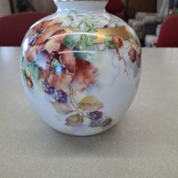  VERY UNIQUE LOOKING VINTAGE  BETTY  THOMAS  SIGN  VASE  GREAT CONDITION 