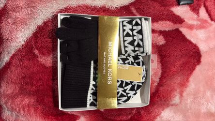 Michael Kors Hat And Glove 