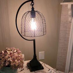 Farmhouse Style Wire Lamp