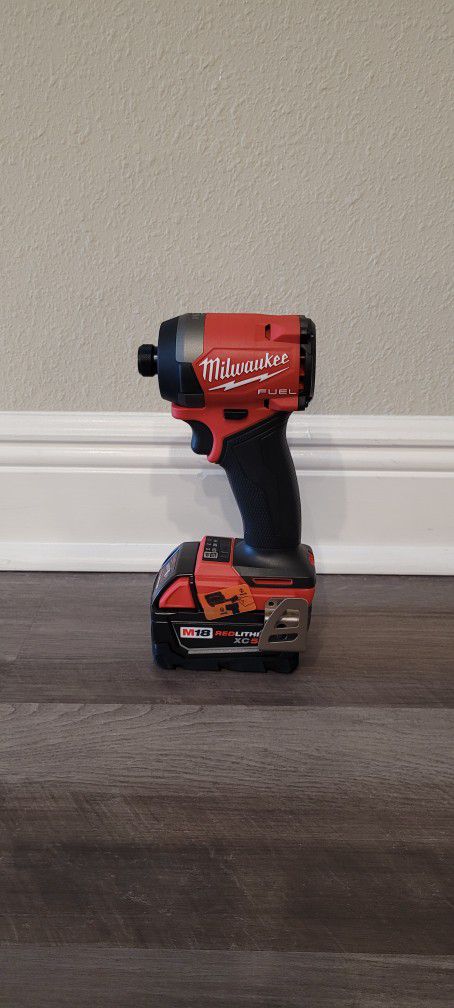 NEW Milwaukee M18 Fuel Impact Driver 1/4 Hex Newest Generation W/ 5AH Battery