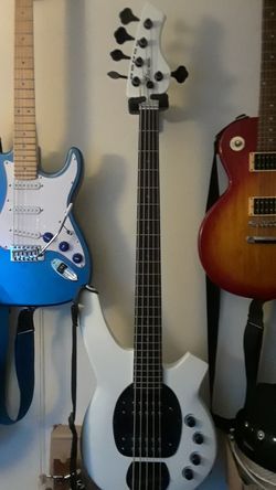 Multi guitar + bass 1,,2,300 local see+ buy