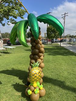 Hawaiian Theme Balloons Party