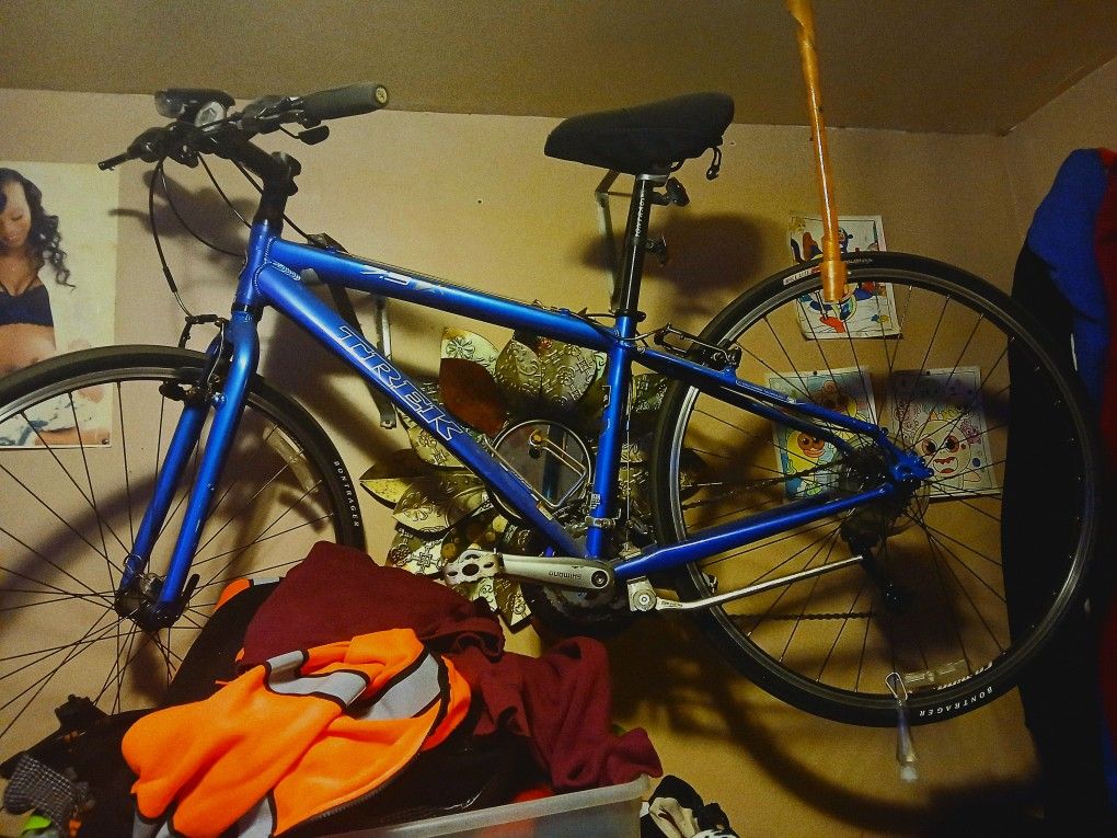 Blue Trek 7.3 FX Hybrid Bicycle