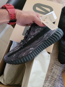 Yeezy 350 V2 (DARK SALT)
