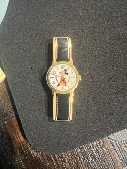 Disney Pin Auction LE 100