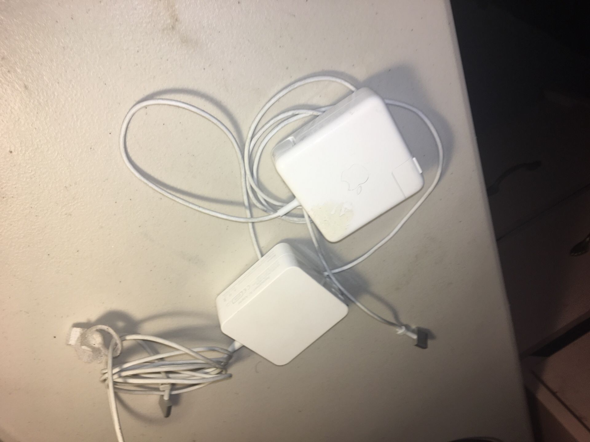 Apple AC Adapter