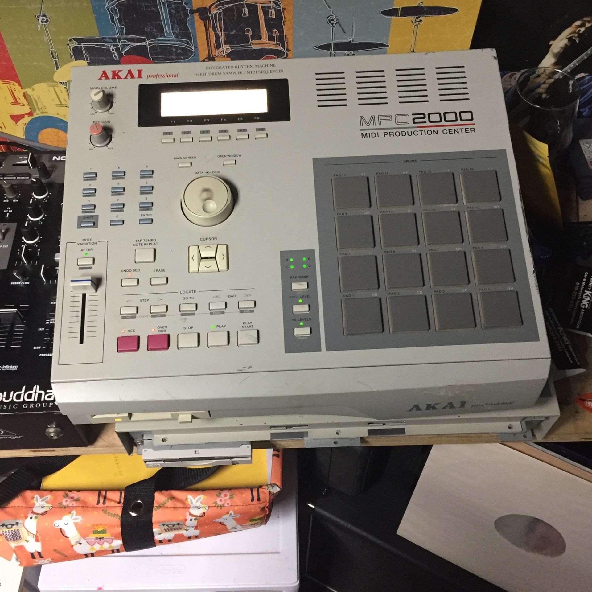 Akai MPC 2000