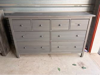 IK3A HEMNES 8 DRAWER DRESSER