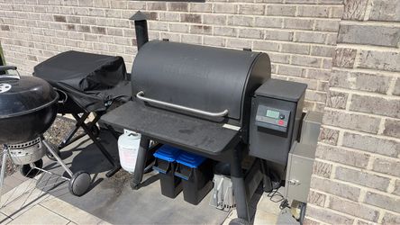 Traeger 780 Smoker Grill