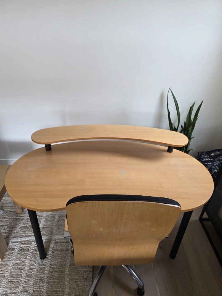 Desk With Chair
