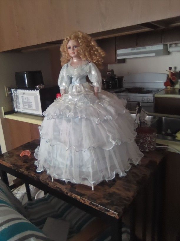Umbrella Doll,