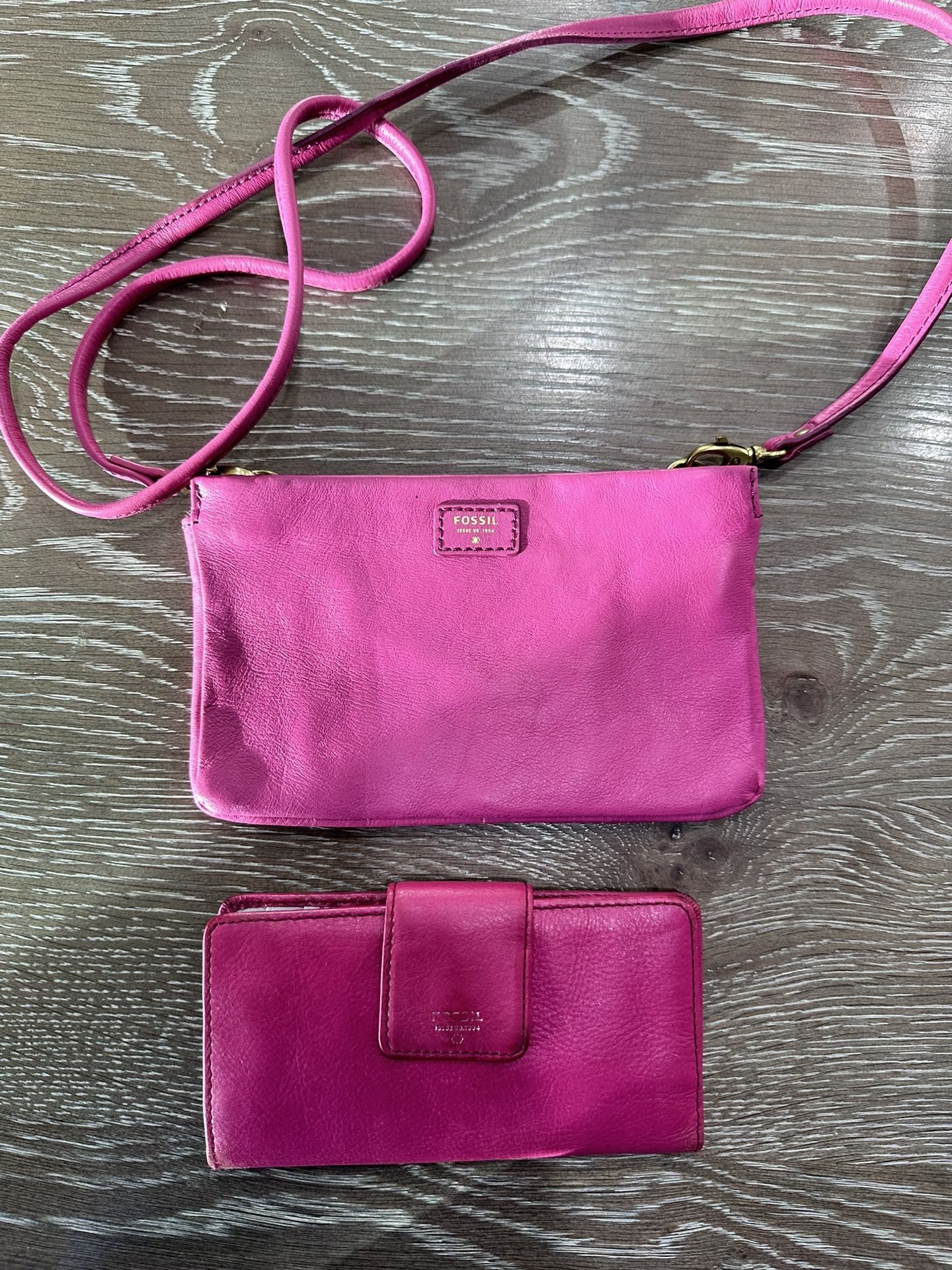 Small Fossil Leather Purse & Wallet