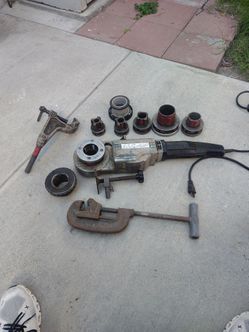 Electric Pipe Threader with Dies and Pipe Cutter