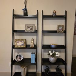 2 or 3  shelves