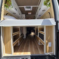 Mercedes Sprinter Camper 