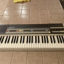 Vintage Casio Casiotone CT-605C Keyboard (Retro / 80s)