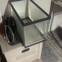 10 Gallon Turtle/ Fish/ Aquarium Tank