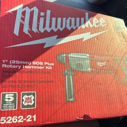 Milwaukee 1” rotary hammer kit