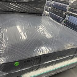 KING SIZE SIMMONS BEAUTYREST BLACK SERIES 2 (FIRM) HYBRID MATTRESS & BOX SPRINGS BED SET