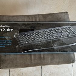 VersaPoint Wireless Mouse and Slim Keyboard Desktop Suite (VP6610)