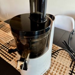 Hurom Slow Juicer 