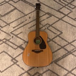 Guitar (Yamaha) (price Negotiable) Pick Up Only 