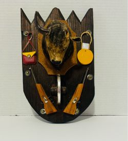 VTG Spanish souvenir wall plaque Bull missing side horn