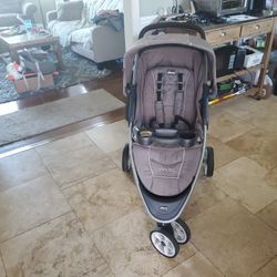 Like NEW Chicco VIARO STROLLER