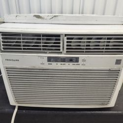 USED 12,000 BTU AC AIR CONDITIONER
