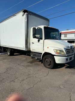 2006  Hino box truck