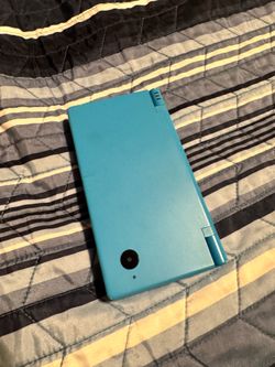 Nintendo DSI Teal color (RANDOM GAME INCLUDED)
