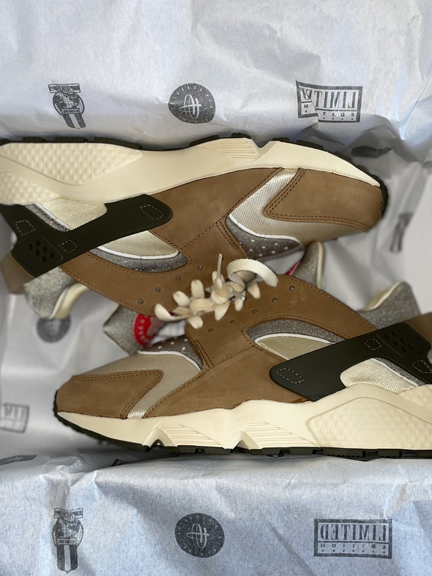 Rare New Stussy x Nike Air Huarache Desert Oak Size 13