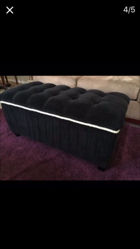 BLACK TUFTED STORAGE OTTOMAN