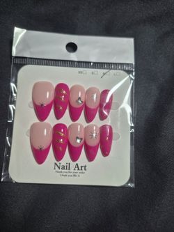 Press on nails