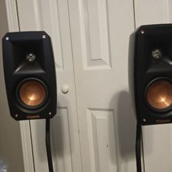 2 Klipsch Reference Bookshelf Speakers w/ Standa