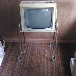 Vintage Portable Vacuum Tube TV Television