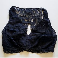 NWOT BLACK LACE BRALETTE FROM SOMA