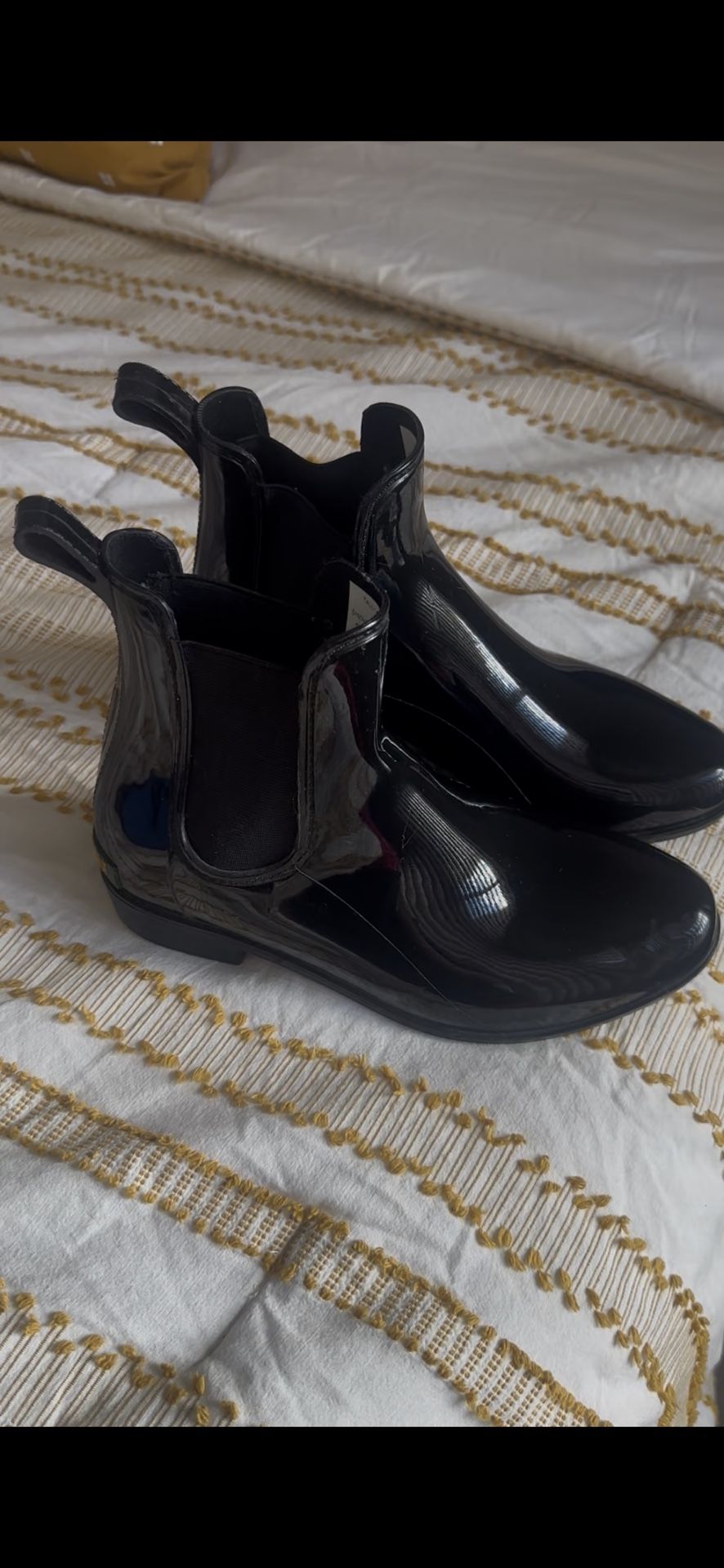Ralph Lauren Women's Black Glossy Ankle Boots Size 6