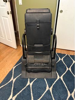 Carpet cleaning machine.